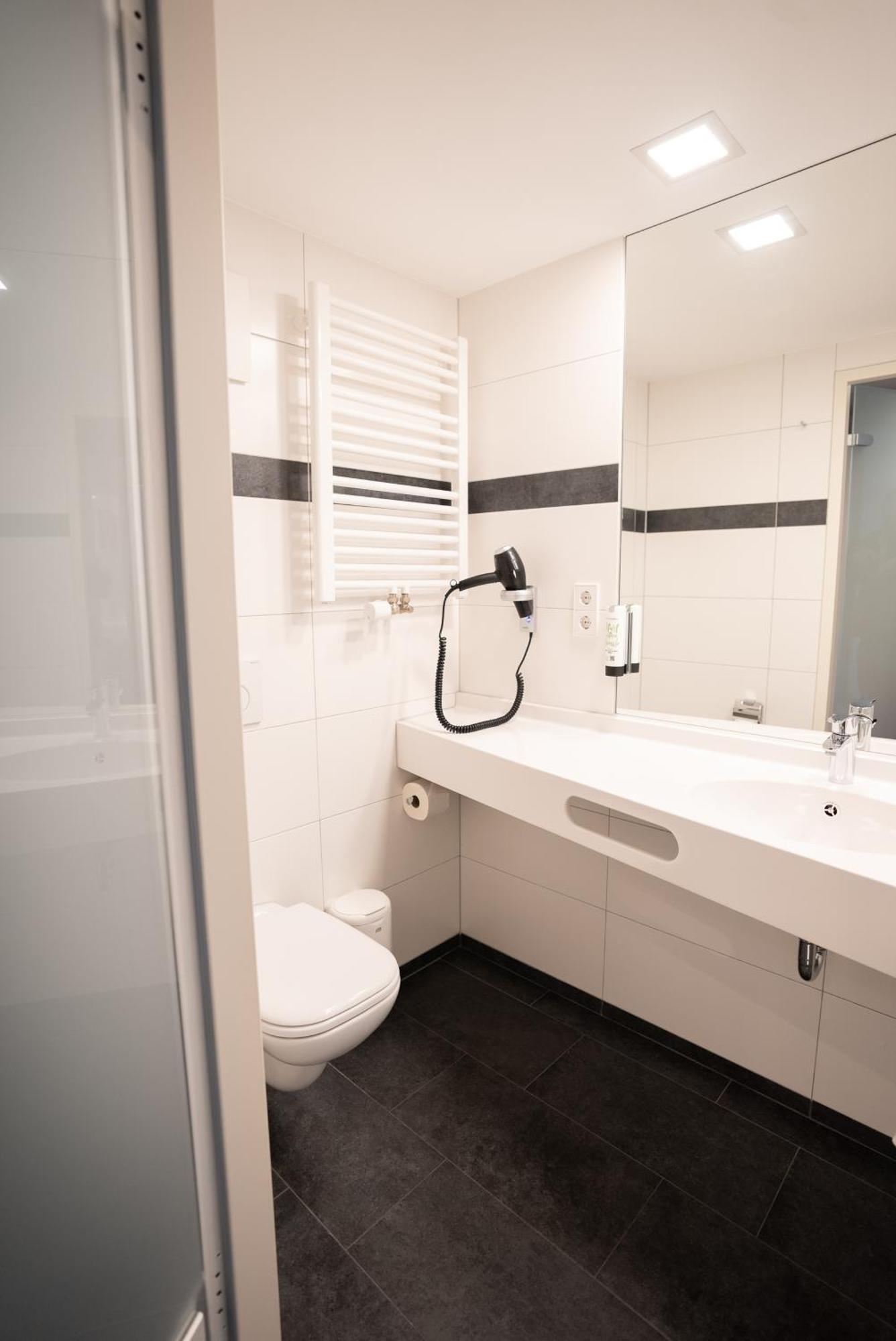 Qubixx Stadtmittehotel Σβέμπις Χαλ Εξωτερικό φωτογραφία