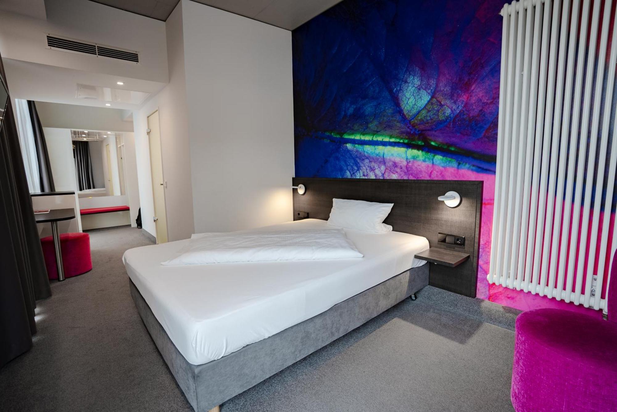 Qubixx Stadtmittehotel Σβέμπις Χαλ Εξωτερικό φωτογραφία